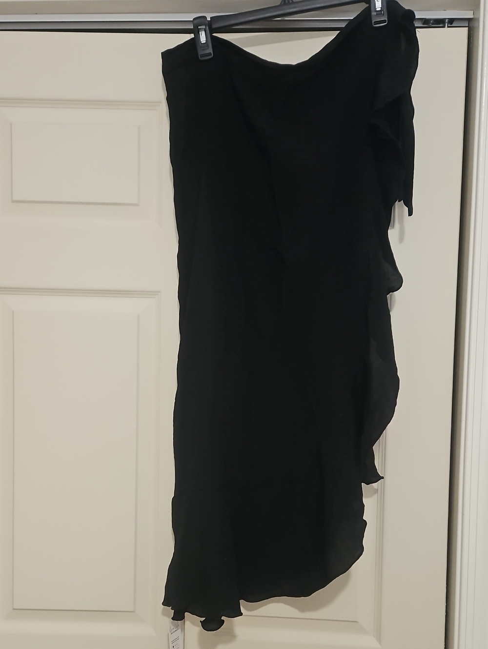 Cupshe Black One-Shoulder Ruffle Swim Cover